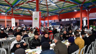 Bursa’da iftar sofrasında kardeşlik! Başkan Aydın vatandaşlarla yan yana