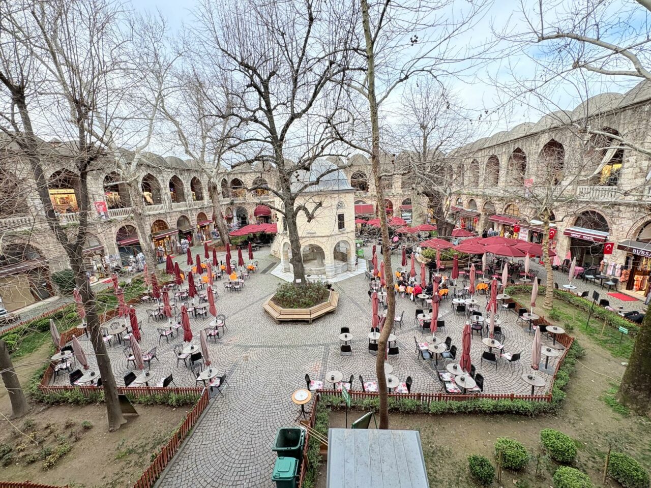 Bursa’da Kozahan bilmecesi! Masa, sandalye geri döndü ama…