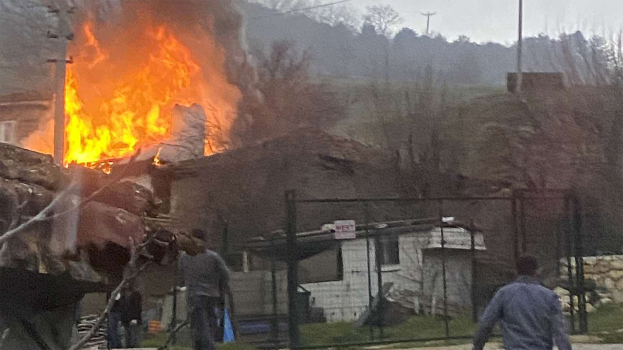 Bursa’da kahreden yangın! Yaşlı çift hayatını kaybetti