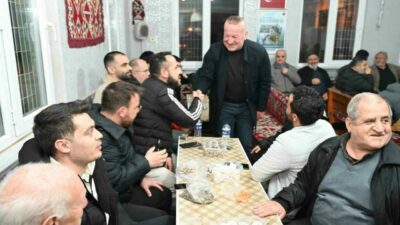 Bursa’da Başkan Karabatı, teravih sonrası vatandaşla bir arada