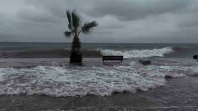 Bursa’da denizle kara birleşti