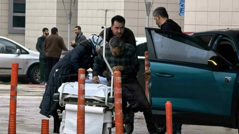 Bursa’nın İnegöl ilçesinde evinin çatısından düşen adam ağır yaralandı.