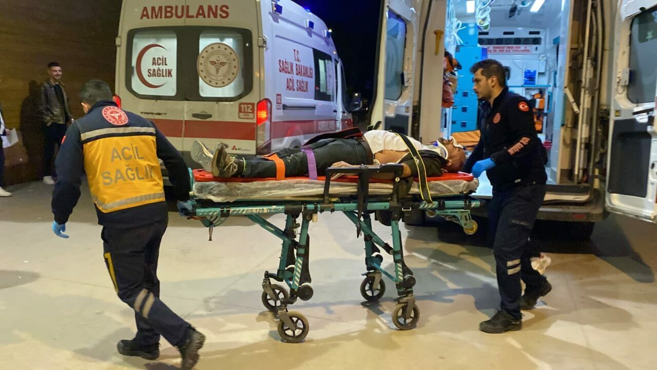 Bursa’da görülmez kasa: Kamyonun kasasından düştü!