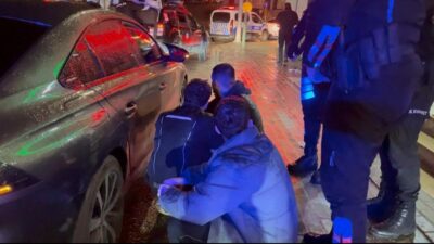 Bursa’da hareketli dakikalar! Polisin üzerine araç sürüp…