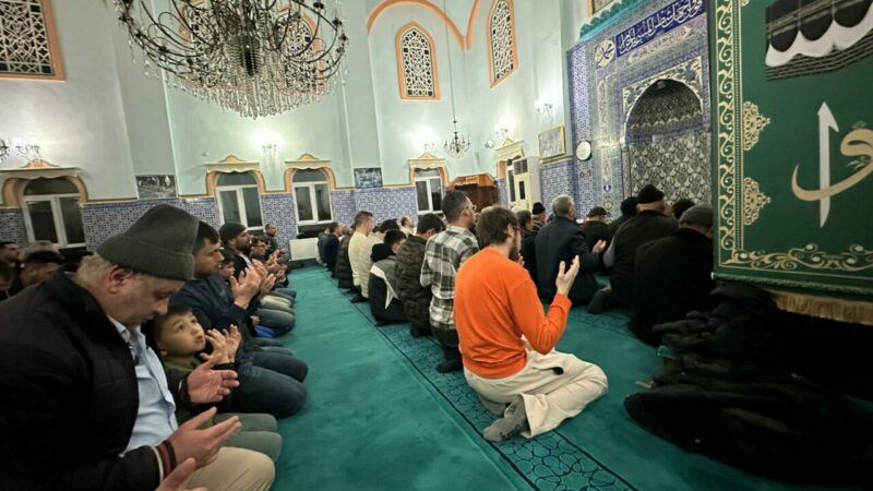 Bursa, Çanakkale, Balıkesir ve Bilecik'te, ramazan ayının ilk teravih namazı