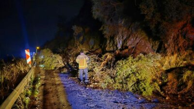 Bursa’da meydana gelen heyelan nedeniyle bu yol ulaşıma kapandı
