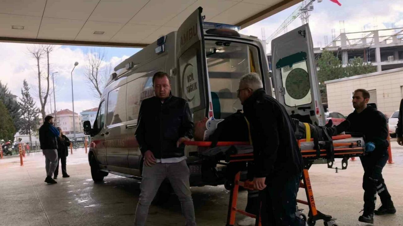 Bursa’da motosikletler kafa kafaya çarpıştı: 1’i ağır 2 yaralı