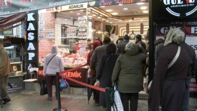 Bursa’da Ramazan öncesi çarşı-pazar yoğunluğu! İşte fiyatlar…