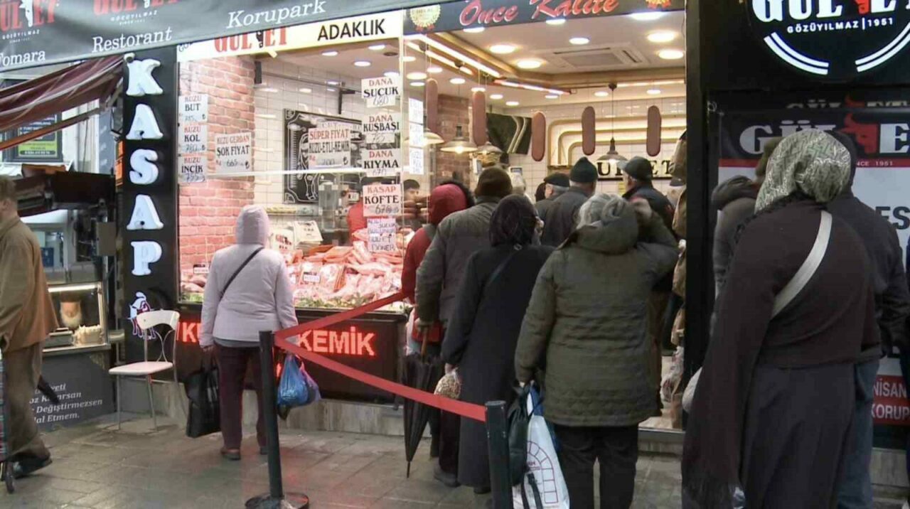 Bursa’da Ramazan öncesi çarşı-pazar yoğunluğu! İşte fiyatlar…