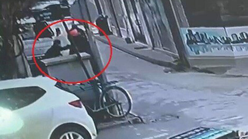 Bursa’daki silahlı kavganın yeni görüntüleri ortaya çıktı Bursa'nın İnegöl ilçesinde Adem Ünver’in (42), kayınpederi Ahmet Kalkancı’yı (68)