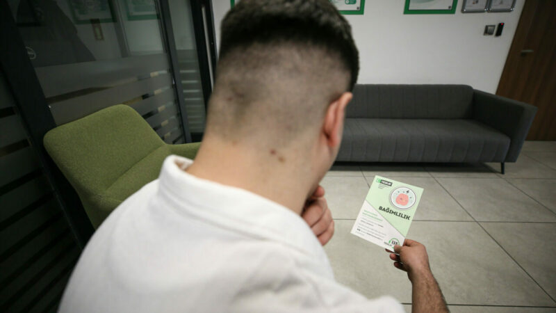 Bursa’da uyuşturucu illetinden bakın nasıl kurtuldu: 10 yaşında başlamış… Bursa’da uyuşturucu illetinden bakın nasıl kurtuldu: 10 yaşında başlamış…