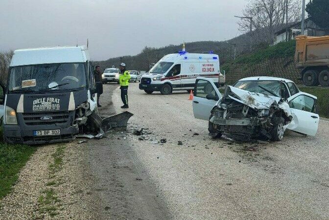 Bursa’da virajda sollama kazası Bursa’da virajda sollama kazası