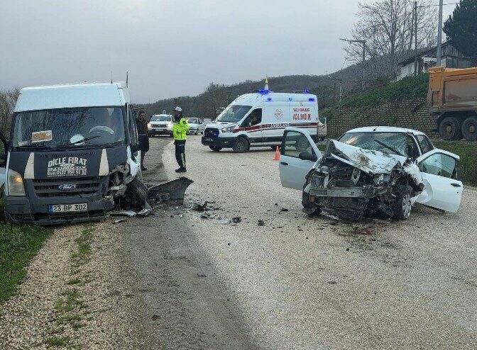 Bursa’da virajda sollama kazası Bursa’da virajda sollama kazası