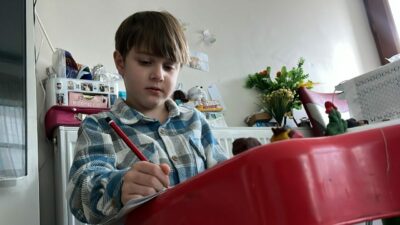 Bursalı DMD hastası Yağız Efe destek bekliyor