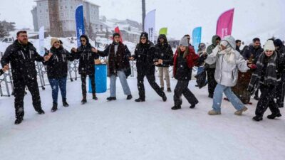 Bursa’nın zirvesinde gençlik buluşması