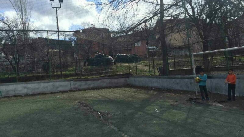 Bursa’ya yeni halı saha Bursa’ya yeni halı saha