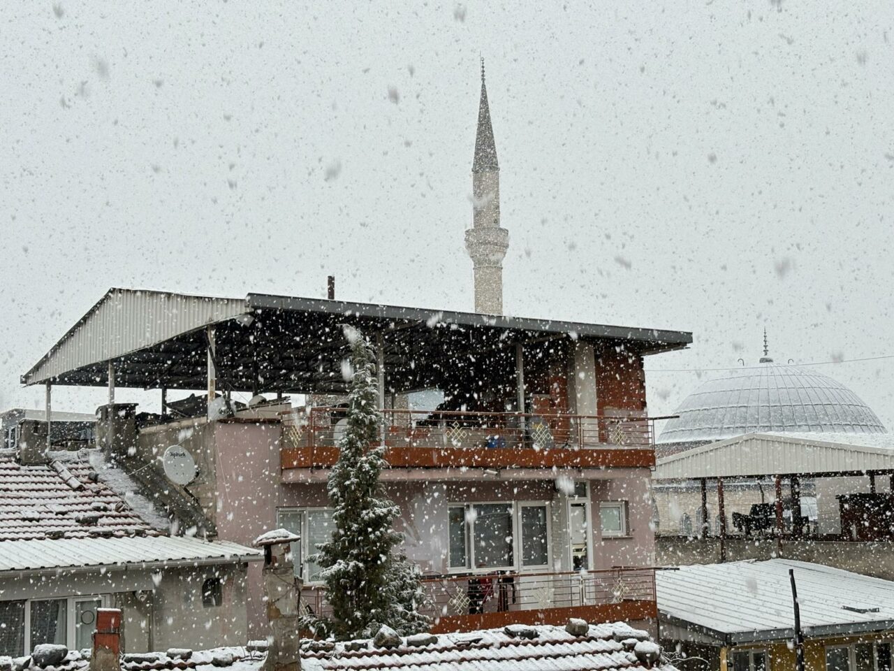Bursa’da lapa lapa kar yağışı!