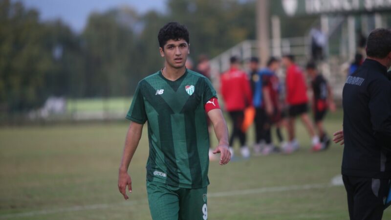 Bursaspor’un genç oyuncusu 3.Lig takımına imza attı Buraspor U19’da forma giyen 2006 doğumlu forvet oyuncusu Ensar Duman,