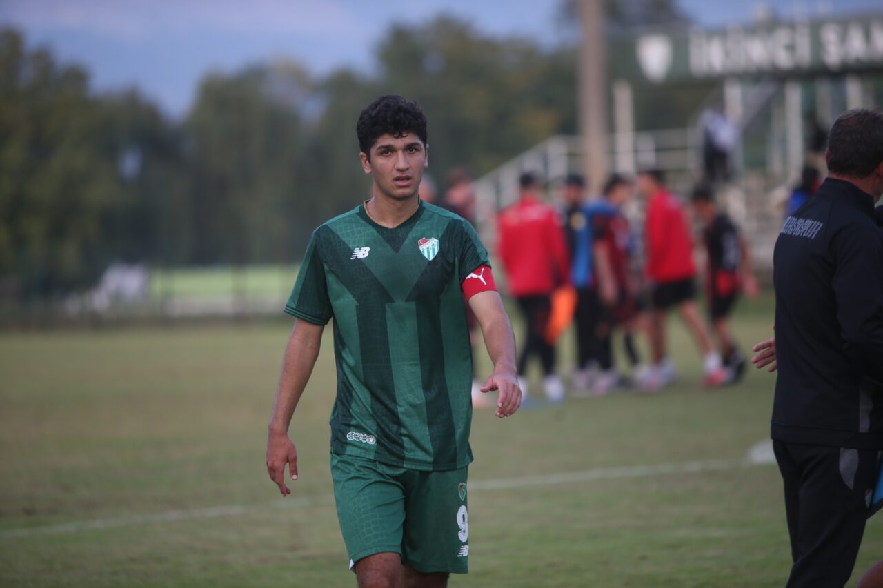 Bursaspor’un genç oyuncusu 3.Lig takımına imza attı