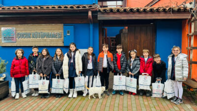 Gökkuşağı Koleji’nden kitap bağışı!