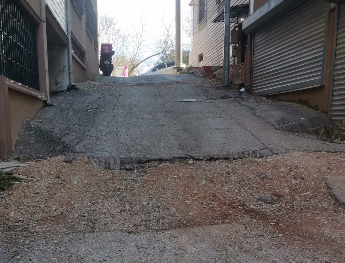 Bursa’nın kazılıp bırakılan bu yolları ne zaman kapatılacak?