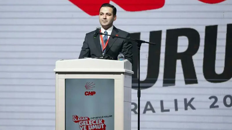 CHP Gençlik Kolları Genel Başkanı Cem Aydın, eski İstanbul Cumhuriyet