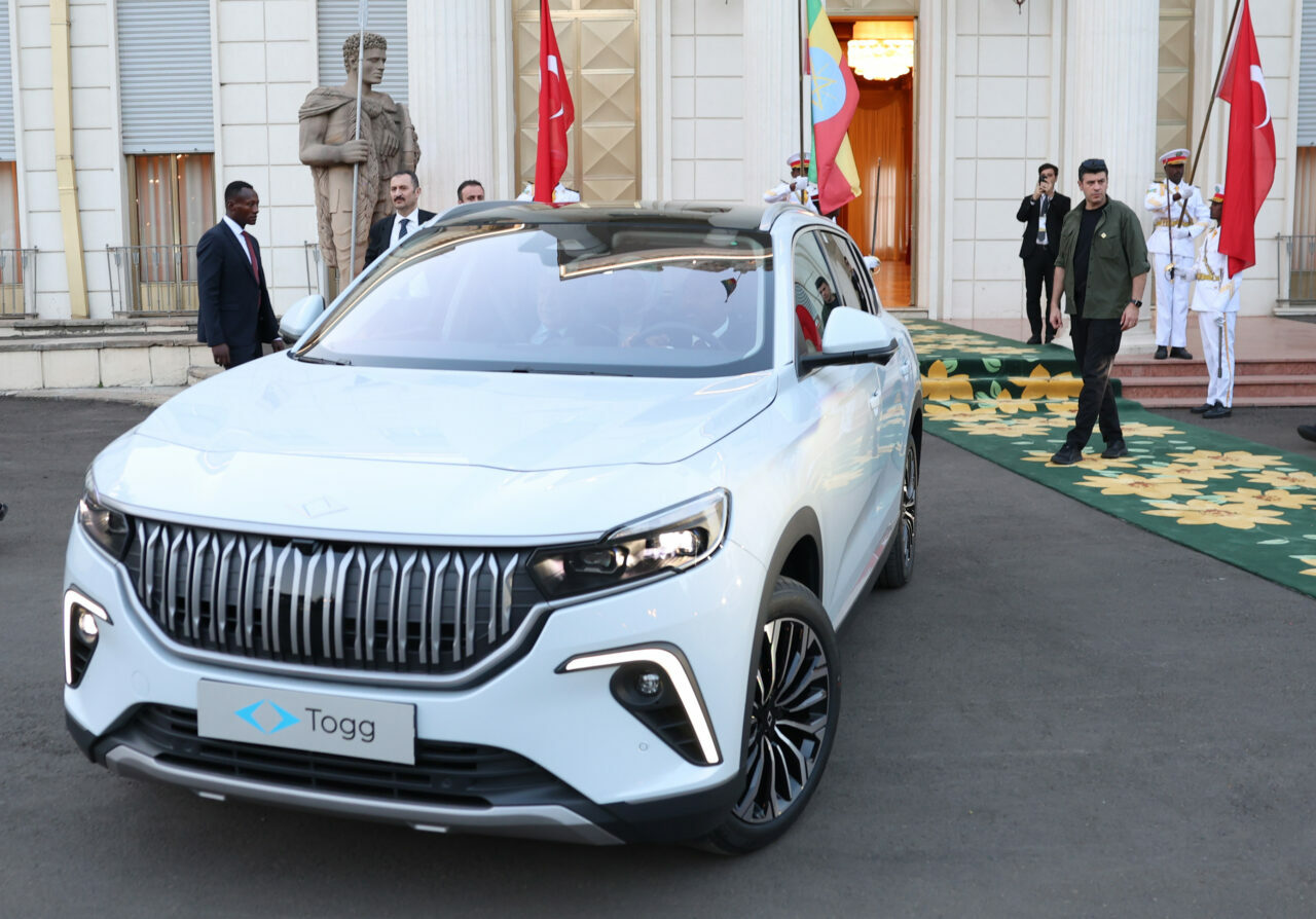 Cumhurbaşkanı Erdoğan’dan Etiyopya Başbakanı Ali’ye Togg hediyesi