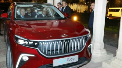 Cumhurbaşkanı Erdoğan, Sisi’ye Togg hediye etti