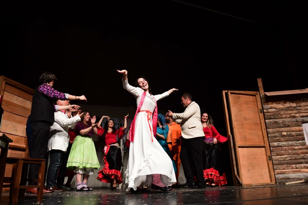 Bursa’nın unutulmaz ismi ‘Deli Ayten’ Osmangazi sahnesinde hayat buldu