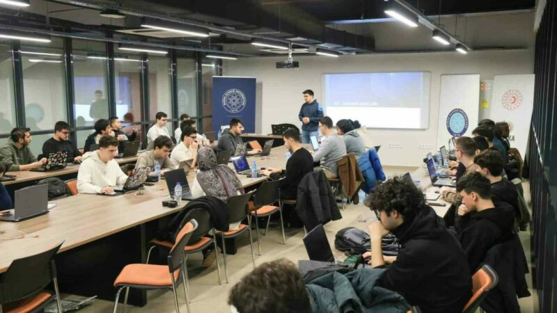 Bursa’da “Siber Vatan Programı” ders başı yaptı!