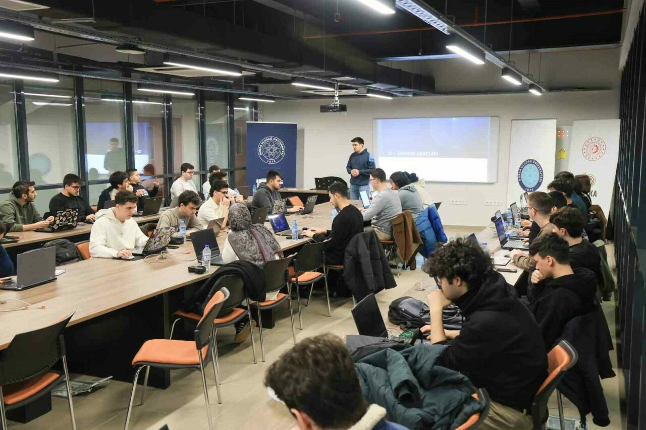 Bursa’da “Siber Vatan Programı” ders başı yaptı!