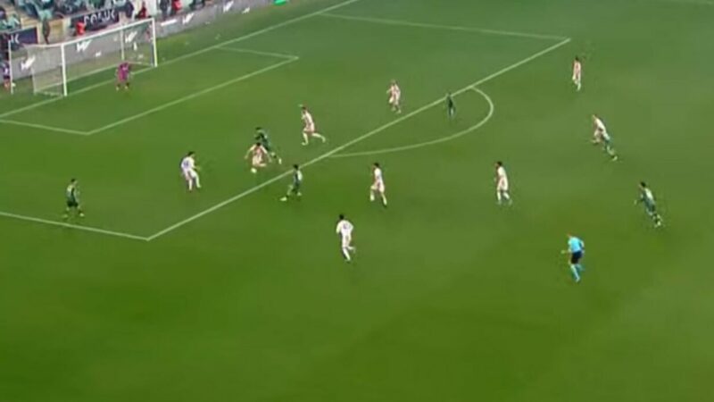 Bursaspor maçında hakemden skandal karar! Yeşil beyazlı takımın, 35. dakikada Muhammed Demir ile bulduğu net