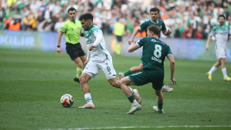 Bursaspor’dan sakatlık açıklaması! Emir Kaan ve Hakkı oynayacak mı? Kaptan Muhammet Demir’in 4-6 hafta, Baran Başyiğit’in 2-3 hafta arasında