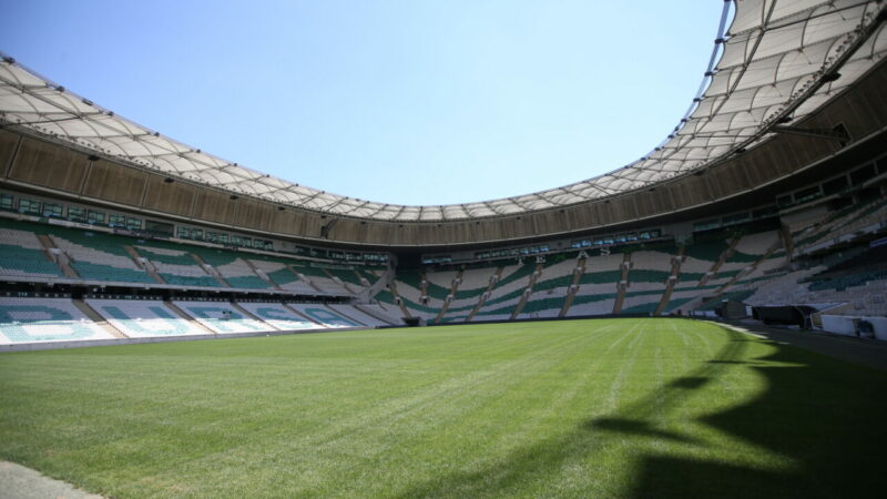 Bursaspor’un stadyumunun çehresini değiştirecek proje Bursaspor Başkanı Enes Çelik, “Stadımıza 3 adet LED ekran ve