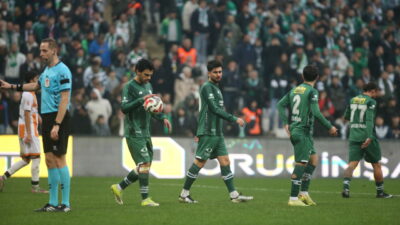 Bursasporlu futbolcu yeni rekorun kapısında