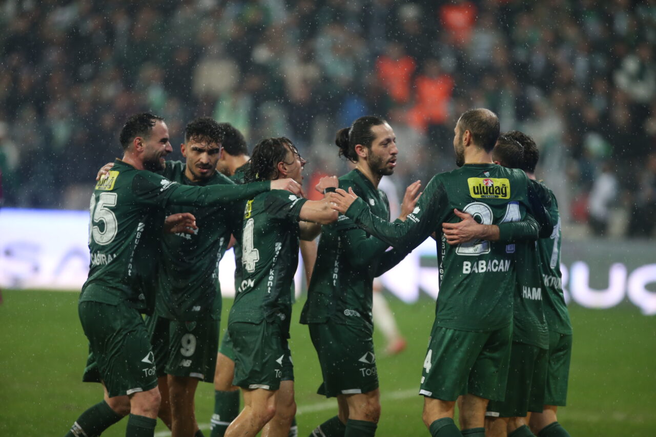 Bursaspor duvar ördü, geçit vermiyor! 1 emre7609