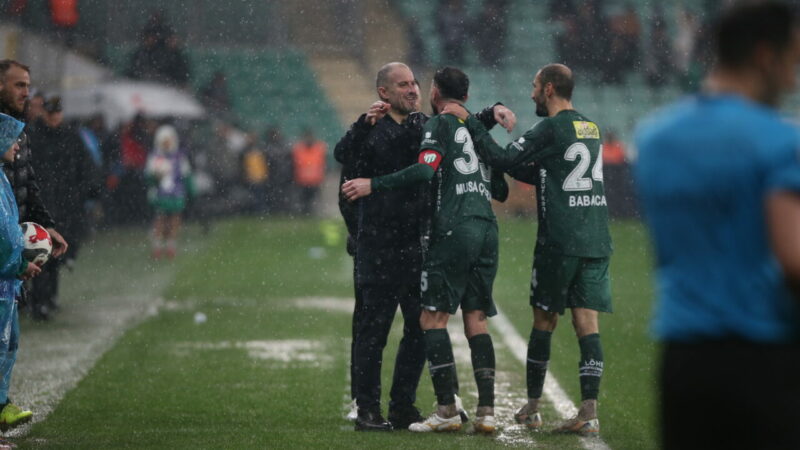 Bursaspor’un hocası Mustafa Er’den önemli mesajlar Bursaspor Teknik Direktörü Mustafa Er kendileri için asıl testlerin önlerindeki