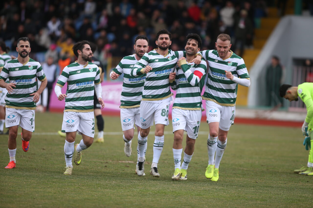 Bursaspor tek vücut oldu hedefe kitlendi