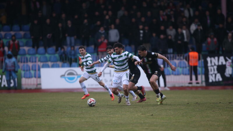 Bursaspor’un iki sezondur en büyük şanssızlığı! Bursaspor son iki sezondur forvet bölgesinde sakatlıklardan çok çekiyor. İki