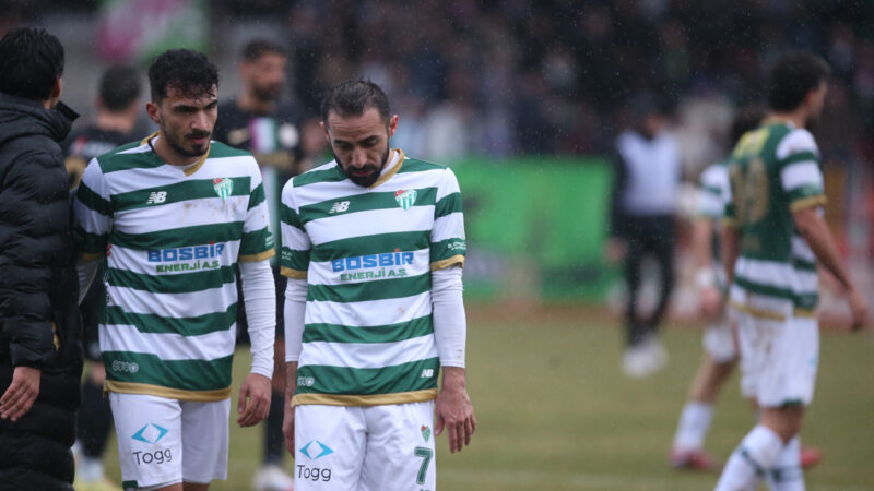 Bursaspor’un 2 puan bıraktığı Isparta maçından dikkat çeken notlar! TFF 2. Lig Kırmızı Grup'ta bugün oynanan ve 1-1 biten