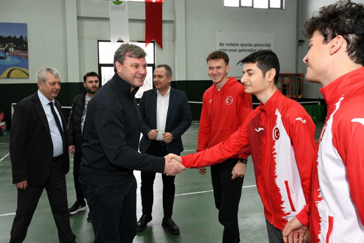 Bursaspor’un unutulmaz hocası Sağlam’dan Bursalı sporculara ilham veren ziyaret