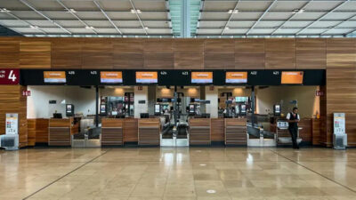 Almanya’da havacılık krizi! Yüzlerce yolcu saatlerce uçakta mahsur kaldı