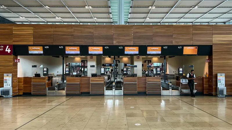 Almanya’da havacılık krizi! Yüzlerce yolcu saatlerce uçakta mahsur kaldı Almanya’da havacılık krizi! Yüzlerce yolcu saatlerce uçakta mahsur kaldı