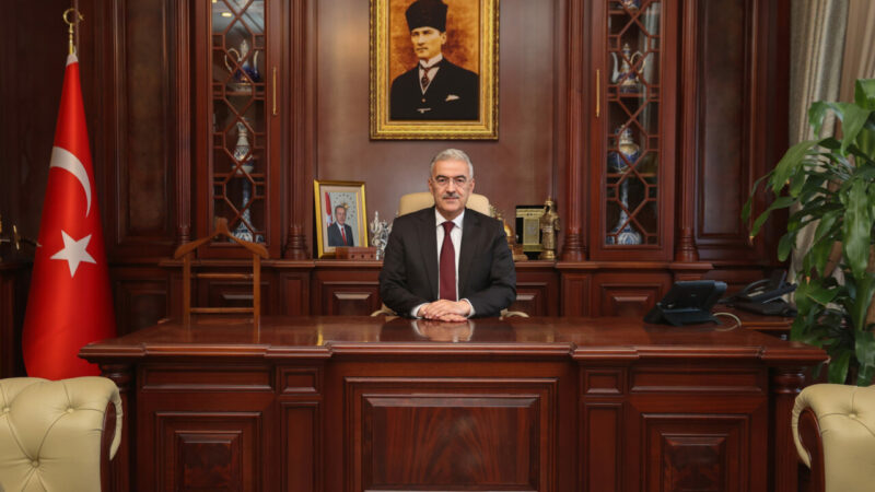 Bursa Valisi Erol Ayyıldız, Berat Kandili dolayısıyla mesaj yayımladı.