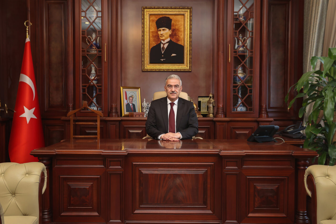 Bursa Valisi Ayyıldız’dan Berat Kandili mesajı