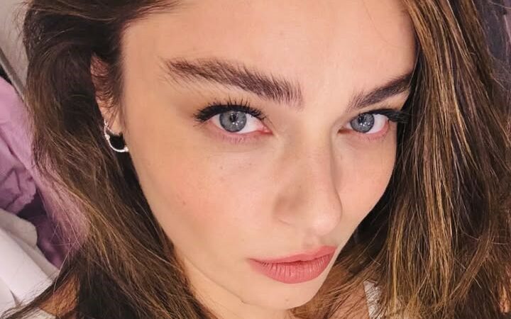 Rolü için tesettüre girdi!