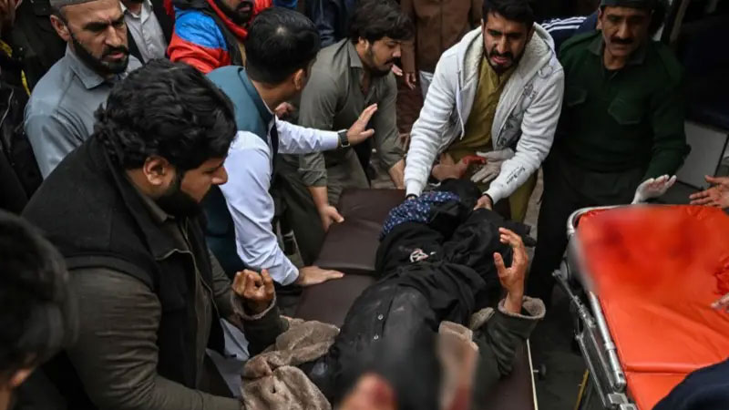 İslamabad’da camide patlama! Çok sayıda ölü ve yaralı var