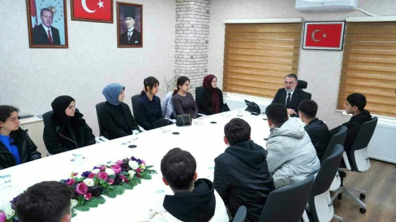 Kestel Belediye Başkanı Erol’dan KPSS adaylarına net mesaj: Yanınızdayız Kestel Belediye Başkanı Ferhat Erol, Kamu Personeli Seçme Sınavı (KPSS)