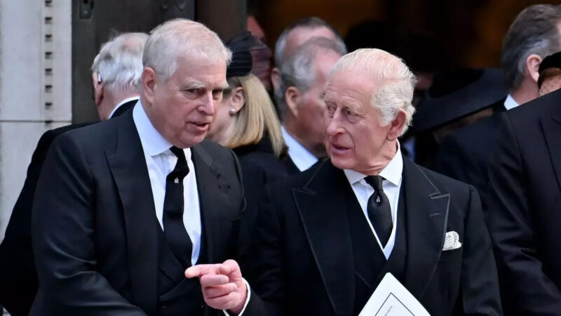 İngiltere Kralı Charles’tan kardeşi Andrew’un gözaltına alınmasıyla ilgili açıklama İngiltere Kralı Charles’tan kardeşi Andrew’un gözaltına alınmasıyla ilgili açıklama