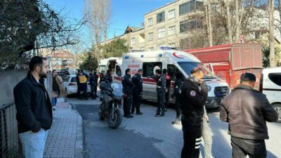 Polislere satırla saldırdı: 6 yaralı
